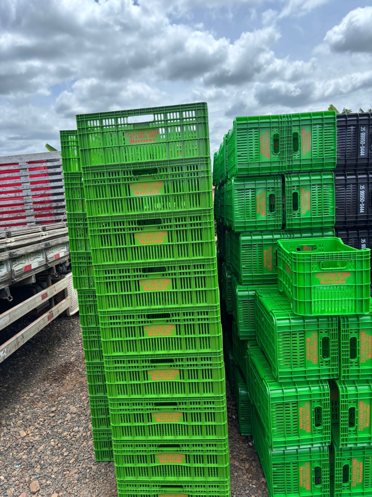 Caixa plástica laranja